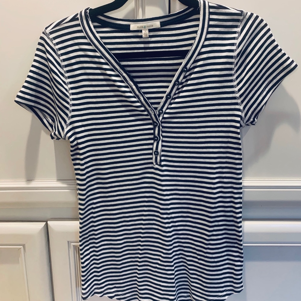 Short sleeve stripped top